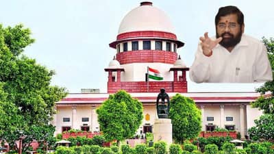 Shivsena : खरी शिवसेना कुणाची? निवडणूक आयोगाला ठरवू द्या, शिंदे गटाकडून सर्वोच्च न्यायालयात नवी याचिका दाखल