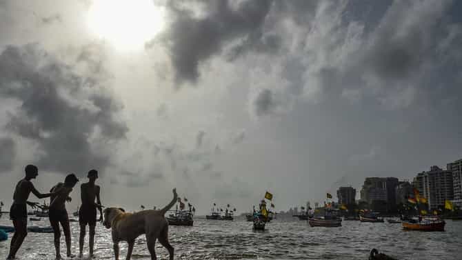 Mumbai Rain : 10 वर्षात जुलै महिन्यात चौथ्यावेळेस विक्रमी पाऊस, अशी आहे पावसाची नोंद