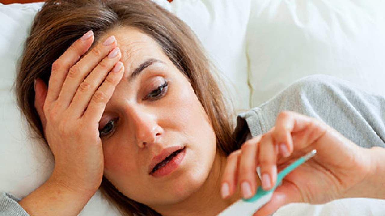 Cough, cold and Fever : पावसाळ्याच्या दिवसात वाढतोय सर्दी-तापाचा कहर, डॉक्टरांकडून उपाय जाणून घ्या....