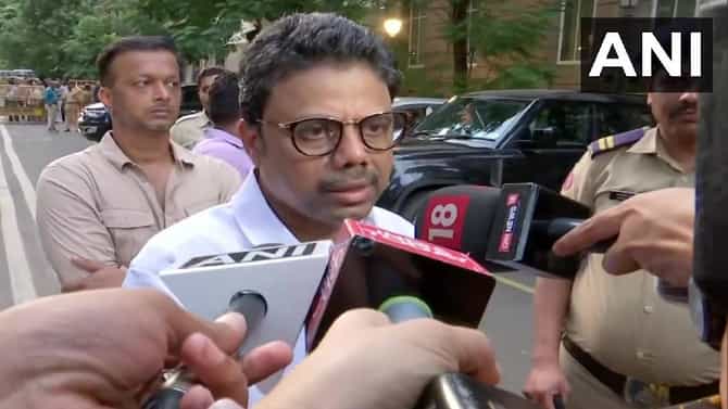 Sanjay Raut Arrest : संजय राऊतांचा भोंगा वाजला नसता तर एकनाथ शिंदे मुख्यमंत्री झाले असते का?; सुनील राऊतांचा शिंदेंना थेट सवाल