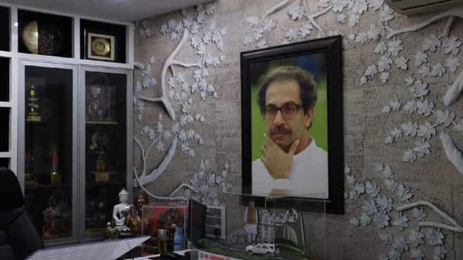 Sanjay Shirsat | मनात आदर, मग फोटो का काढला? शिवसेना आमदार संजय शिरसाटांच्या ऑफिसमधून उद्धव ठाकरेंचा फोटो गायब, औरंगाबादेत जोरदार चर्चा!