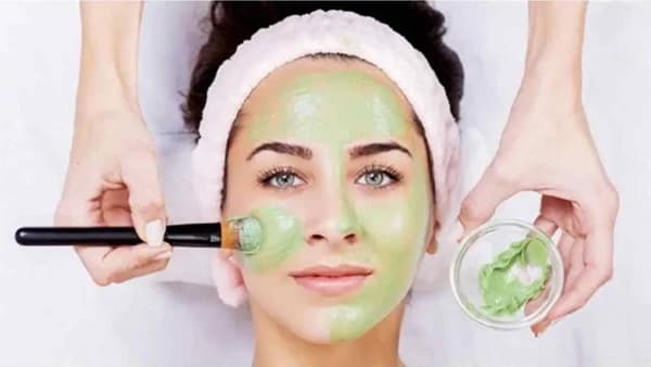 Skin Care Tips : फेस मास्क लावताना करू नका ‘या’ चुका; चेहऱ्याची चमक होऊ शकते कमी!