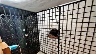 Pune crime : भिंतीला भगदाड पाडून चोरट्यांनी लांबवले तीन लाखांचे दागिने, सीसीटीव्हीचा डीव्हीआरही चोरला; पुण्यात चोरट्यांचा प्रताप