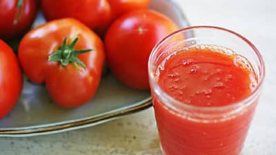Tomato Juice : रोगप्रतिकारक शक्ती वाढवण्यापासून ते वजन घटवण्यापर्यंत... आरोग्यासाठी फायदेशीर टोमॅटो ज्यूस