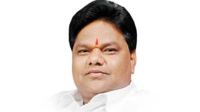 Tanaji Sawant : तानाजी सावंत पैशाने माजलेला बोकड, ठोकल्याशिवाय राहणार नाही, सोलापुरातले शिवसैनिक आक्रमक