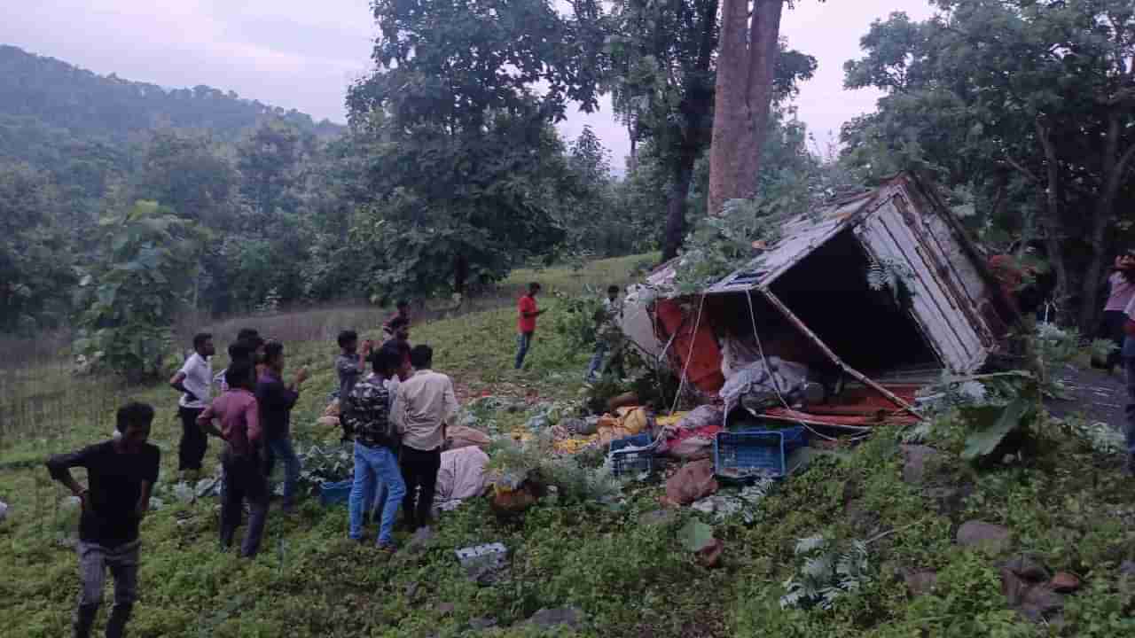 Amaravati Accident : अमरावतीत पिकअप वाहनाला अपघात, चार व्यावसायिकांचा जागीच मृत्यू
