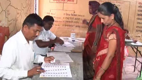 Aurangabad | बंडखोरीनंतर औरंगाबादची पहिलीच निवडणूक, 16 ग्रामपंचायतींसाठी मतदानाला सुरुवात, शिरसाट विरुद्ध शिवसेनेचा सामना