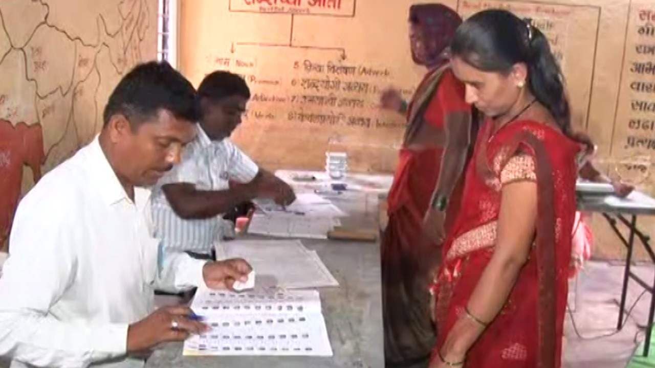 Aurangabad | बंडखोरीनंतर औरंगाबादची पहिलीच निवडणूक,  16 ग्रामपंचायतींसाठी मतदानाला सुरुवात, शिरसाट विरुद्ध शिवसेनेचा सामना