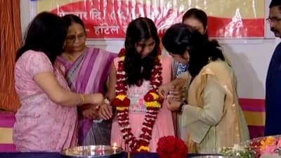 Menstrual Cycle : मासिक पाळी आहे म्हणून मुलीला झाड लावू दिले नाही त्याच नाशिकमध्ये रंगला मासिक पाळी महोत्सव