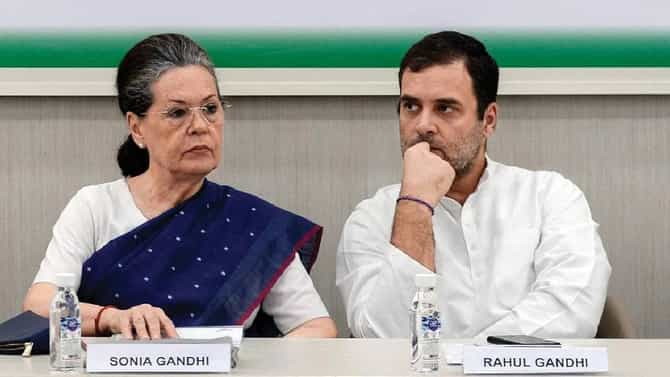 Congress : राजीनामा देण्यास भाग पाडलं जातं म्हणत काँग्रेसच्या आणखी एका नेत्याचा राजीनामा; आझाद यांच्यानंतर पक्षाला दुसरा धक्का