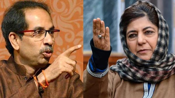मेहबुबा मुफ्तींच्या ट्विटर डीपीला काश्मीरचा झेंडा!, फुटिरांचा उत्सव सुरू, स्वातंत्र्याचं अमृत कुठंय?, सामनातून शिवसेनेचा सवाल