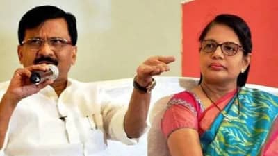 Sanjay Raut : आधी संजय राऊत, आता वर्षा राऊतांना ईडीचं समन्स; आजच चौकशी होणार