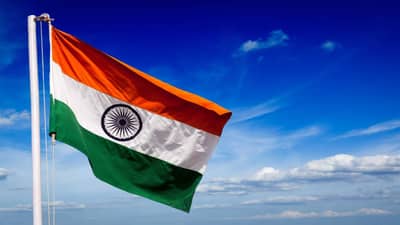 75th Independence Day: स्वातंत्र्य दिनाच्या दिवशी स्पेशल दिसण्यासाठी फॉलो करा ही स्टाईल