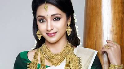 Gold Silver Rate Today | सोन्याच्या भावात चमक तर चांदीची चमक फिक्की, काय आहेत आजचे दर?