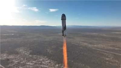 Space Tourism: सहा जणांनी केली अंतराळाची सैर, पृथ्वीवरुन 107 किमी गेले आकाशात, नंतर पॅराशूटने आले खाली, तिकिटाचा किंमत ऐकून डोळे फिरतील