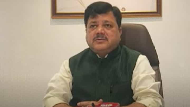 Pravin Darekar on Congress Protest | ही तर काँग्रेसची नौटंकी, एका कुटुंबाला खुश करण्याचा केविलवाणा प्रयत्न, प्रविण दरेकरांचा आरोप Pravin Darekar on Congress Protest | ही तर काँग्रेसची नौटंकी, एका कुटुंबाला खुश करण्याचा केविलवाणा प्रयत्न, प्रविण दरेकरांचा आरोप