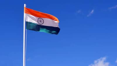 जर तुमच्याकडे खराब झालेला तिरंगा असेल तर तो चुकूनही फेकू नका; जरा इकडे लक्ष द्या...