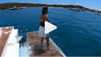 Sushmita Sen | सुष्मिता सेनचा स्विमिंग करतानाचा व्हिडीओ सोशल मीडियावर व्हायरल, पोस्ट शेअर करताना अभिनेत्री म्हणाली की...