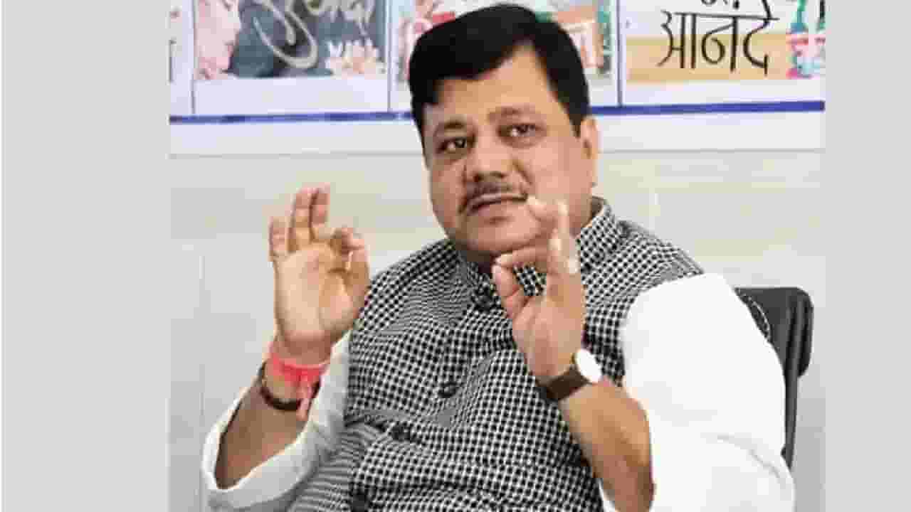 Praveen Darker | दिल्लीला मुजरा करत काँग्रेस काम करते, प्रविण दरेकरांची टीका