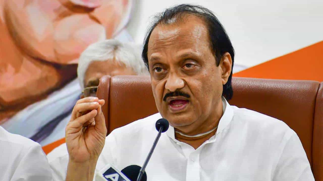 जनता कुणाच्या पाठीशी हे दसरा मेळाव्यानंतरच कळेल- अजित पवार