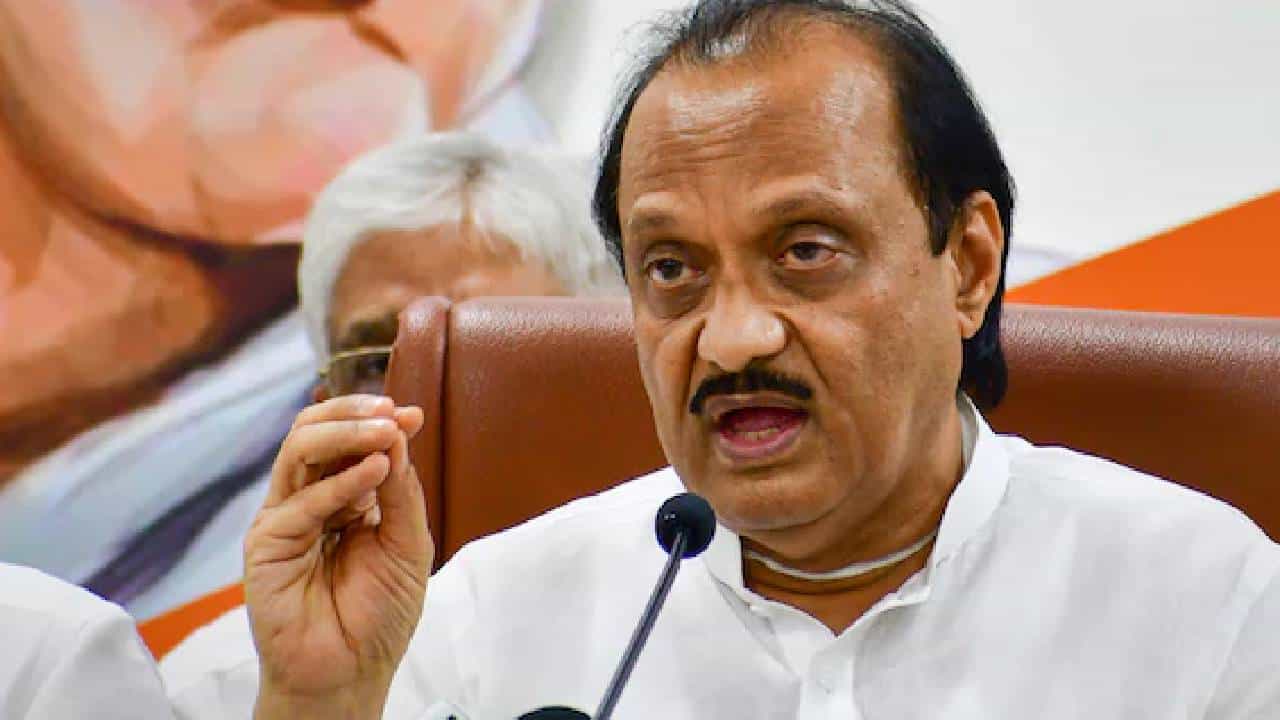 Ajit Pawar On CM | मंत्र्यांचे अधिकार सचिवांना देणे हे महाराष्ट्राचं दुर्दैव, अजित पवारांचे मुख्यमंत्र्यांवर टीकास्त्र