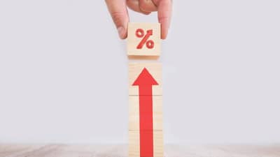 Inflation Reason News | महागाई वाढवतं तरी कोण? भावा कधी विचार केलाय का? या अर्थतज्ज्ञाने का फोडले सरकारवर खापर?