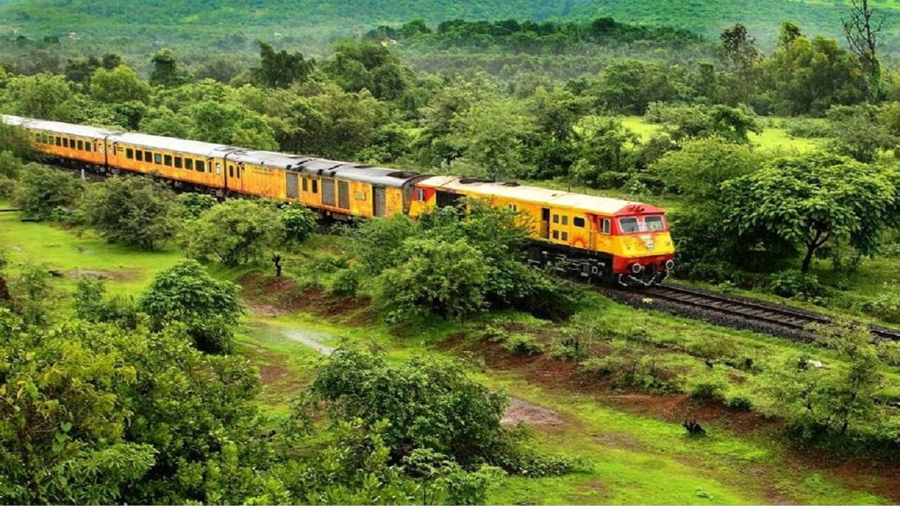Ganpati Special Train : कोकणातील गणपती स्पेशल गाड्यांचा तिकीट दर वाढला, चाकरमान्यांचे बजेट कोलमडणार