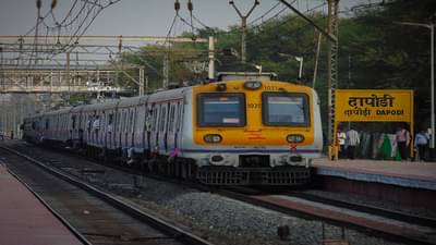 Pune-Lonavla local : सर्व पुणे-लोणावळा लोकल 22 ऑगस्टपर्यंत पुन्हा सेवेत दाखल होणार, 50 हजार प्रवाशांचा त्रास कमी होणार