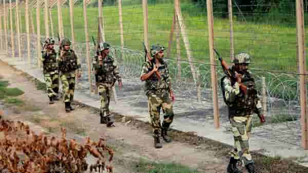 BSF Recruitment: BSF मध्ये हेड कॉन्स्टेबल, स्टेनोग्राफरची 323 रिक्त पदे! 12 वी पास असणाऱ्यांसाठी सुवर्णसंधी