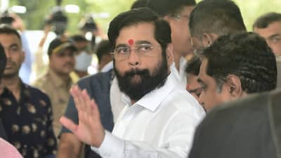 Maharashtra Cabinet Expansion : मंत्रिमंडळ विस्ताराचं अखेर ठरलं, शिंदे गटाकडून पाच जणांना फोन, वाचा कुणाला संधी?