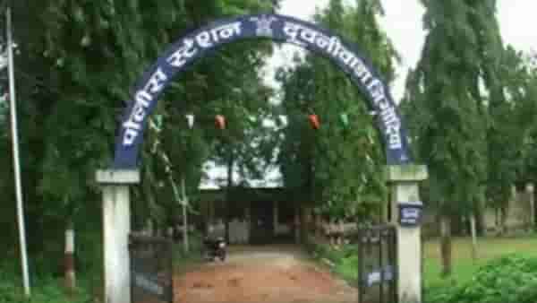 Gondia Illegal Abortion : गोंदियात अल्पवयीन मुलीवर अत्याचार, मग बेकायदेशीर गर्भपात; मुलीची प्रकृती गंभीर