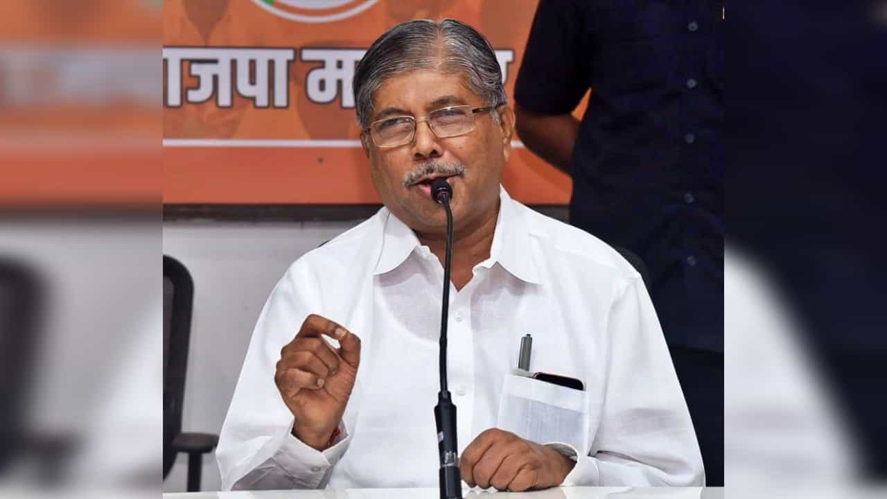 Video: गैरसमज करून घेऊ नका, दहीहंडीला खेळाचा दर्जा दिलाय, आरक्षण नव्हे- चंद्रकांत पाटील Video: गैरसमज करून घेऊ नका, दहीहंडीला खेळाचा दर्जा दिलाय, आरक्षण नव्हे- चंद्रकांत पाटील