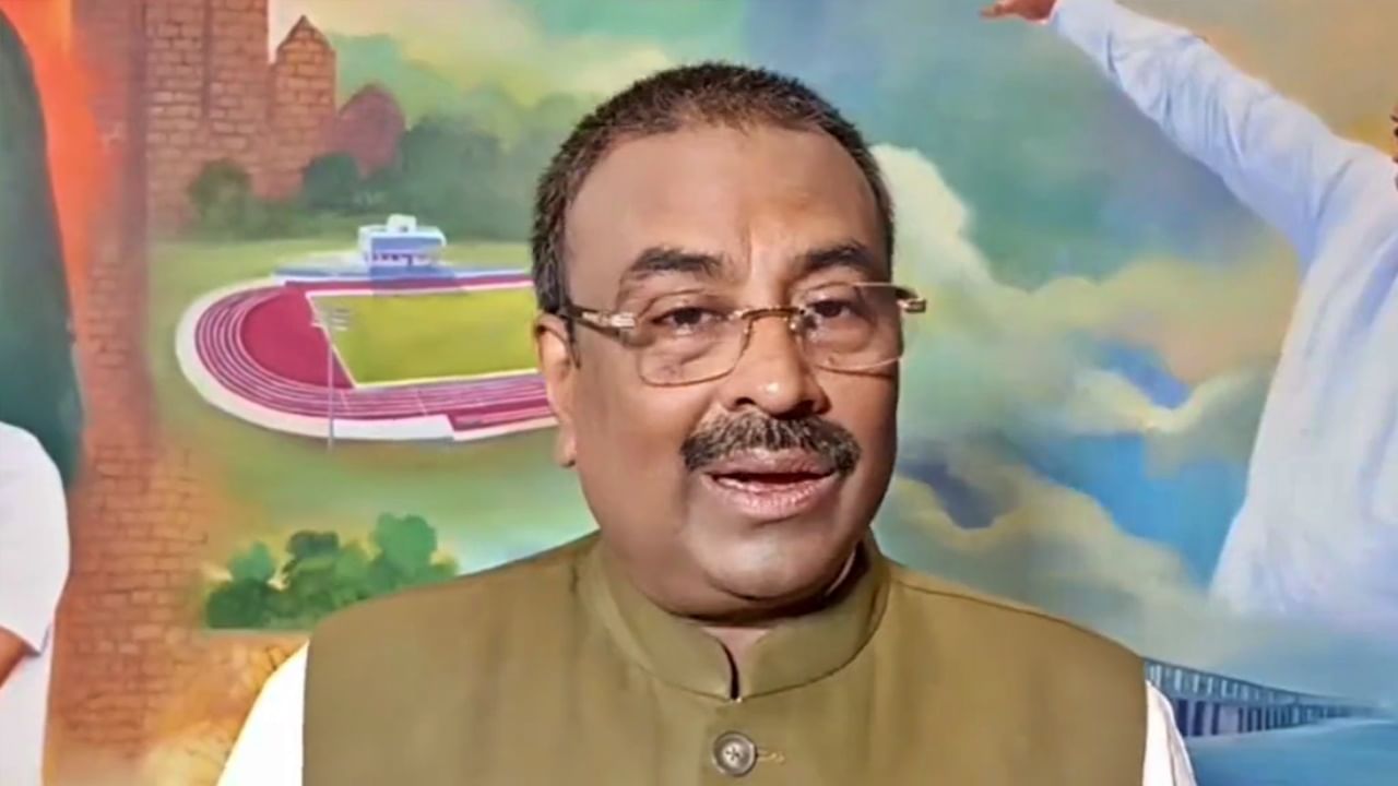 Sudhir Mungatiwar : दोन दिवसात मंत्रिमंडळाचं खातेवाटप होईल, सप्टेंबर, ऑक्टोबरपर्यंत निवडणुका, सुधीर मुनगंटीवारांचं मोठं विधान Sudhir Mungatiwar : दोन दिवसात मंत्रिमंडळाचं खातेवाटप होईल, सप्टेंबर, ऑक्टोबरपर्यंत निवडणुका, सुधीर मुनगंटीवारांचं मोठं विधान