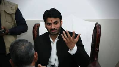 Shrikant Tyagi Case : घाणघाण शिव्या देत महिलेशी भांडणारा श्रीकांत त्यागी अखेर गजाआड! मदत करणाऱ्या इतर तिघांनाही बेड्या