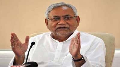 Bihar Political Crisis : बिहारमध्ये भाजपचा शिंदे प्रयोग फसला, सावध नितीशकुमारांचा झटका, बिहारमध्ये नेमकं काय शिजत होतं? वाचा सविस्तर