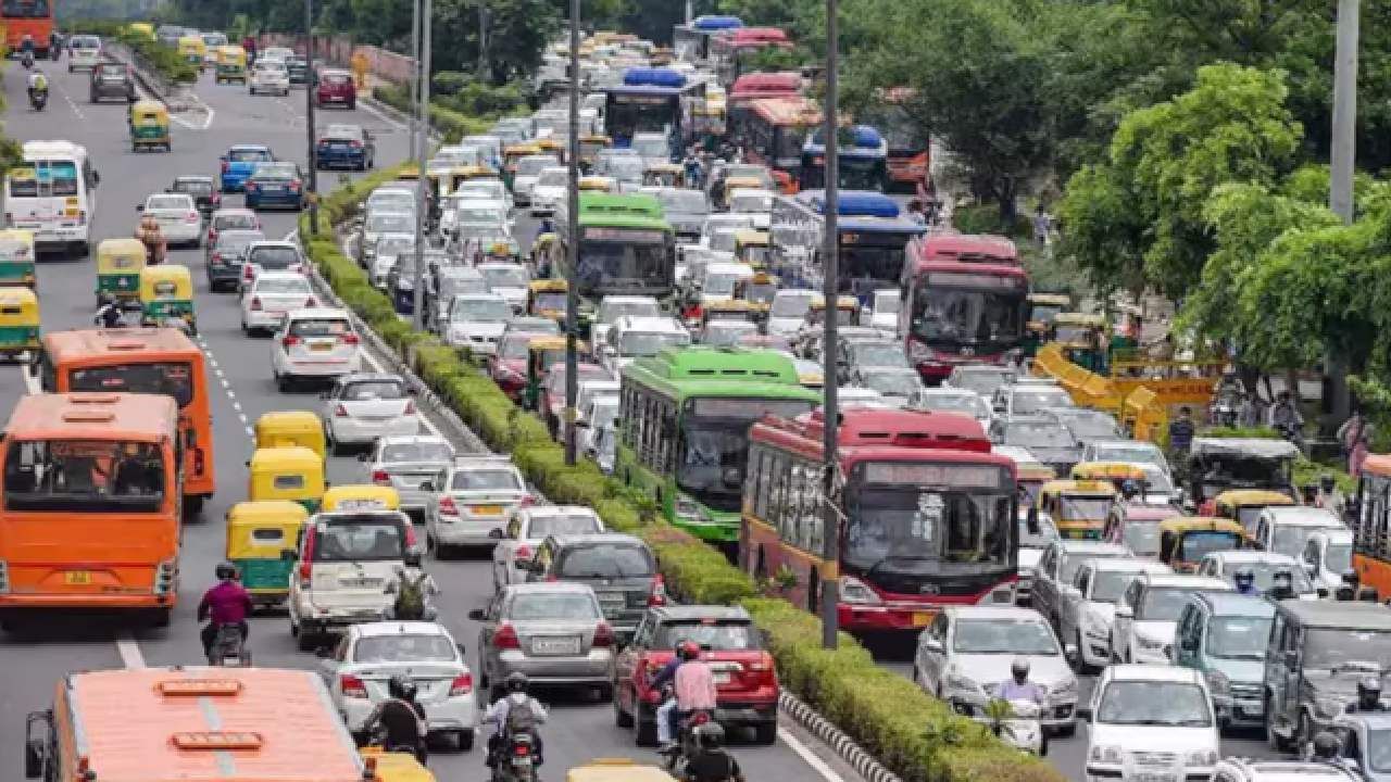 Diesel Cars Ban : तुमची कार BS-4 इंजिनची? या तारखेपासून दिल्लीत ही कार चालवता येणार नाही, जाणून घ्या कारण