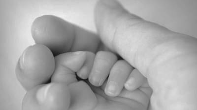 Nashik : पहिल्या मजल्यावरील बाल्कनीतून पडून 18 महिन्यांची समृद्धी जागीच ठार! नाशिकमधील दुर्दैवी घटना