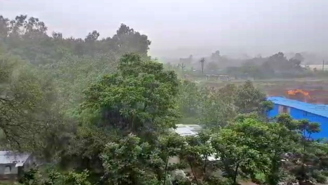 Pune rain : पुण्यासह पश्चिम महाराष्ट्रातले काही जिल्हे 'रेड अलर्ट'वर तर मुंबईला ऑरेंज अलर्ट, 3 दिवस मुसळधार पावसाचा हवामान विभागाचा इशारा