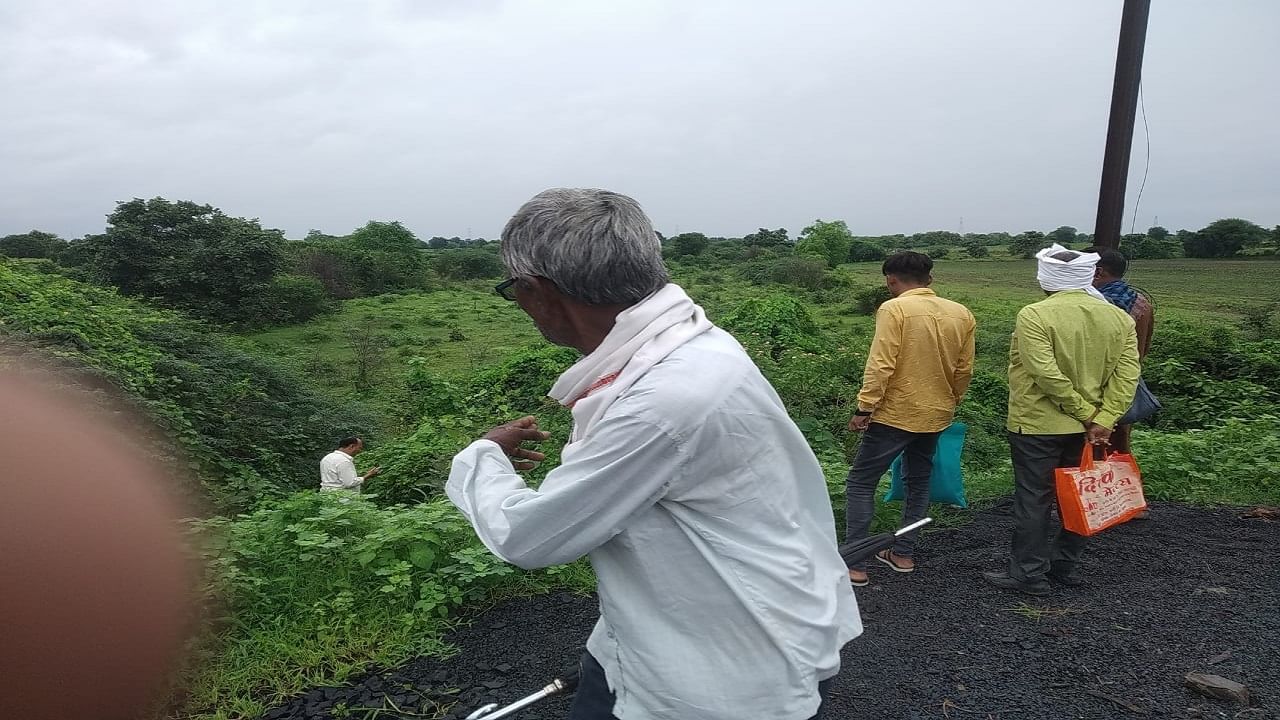 Yavatmal : चालत्या एसटीची दोन चाके निघाली, एक चाक थेट नदीत;  चालकाने प्रसंगावधान राखल्याने मोठा अनर्थ टळला