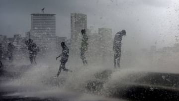 Mumbai Rain: Mumbai Rain: येत्या 24 तासांत मुंबईत मुसळधार पावसाचा इशारा! सखल भागात पाणी साचण्यास सुरुवात, मुंबईच्या वेगावर परिणाम