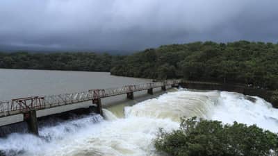 Kolhapur Rain: राधानगरी धरणाचे तीन स्वयंचलित दरवाजे उघडले; पंचगंगेच्या पाणीपातळीत वाढ; नदीकाठच्या गावांना सतर्कतेचा इशारा