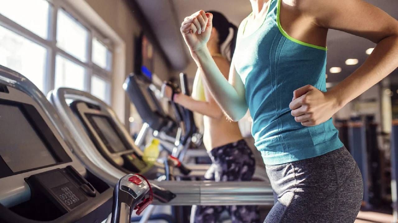 Treadmill : ट्रेड मिलवर वर्क आऊट करताना येऊ शकतो हृदयविकाराचा झटका, वर्क आऊट करताना थोडं सबूर; ही बातमी वाचाच