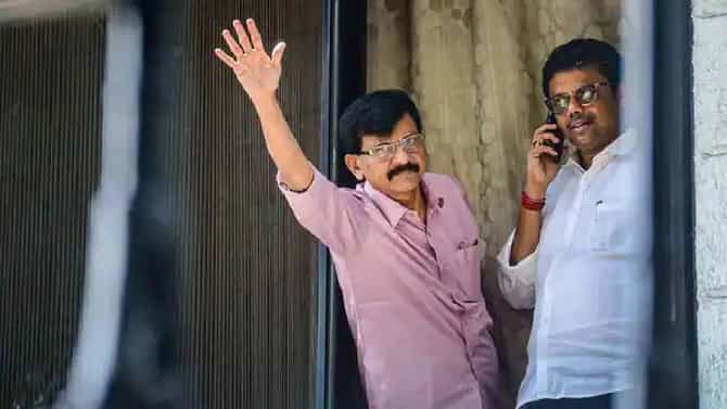 Sanjay Raut: संजय राऊतांना जामीन मिळावा यासाठी त्यांच्या भावाची धावाधाव; मातोश्रीवरुन थेट दिल्ली गाठली