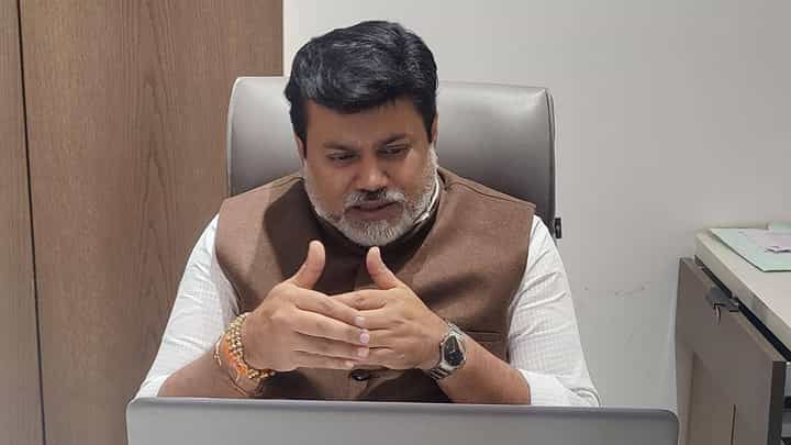 ...तर 'वेदांता'ची निवृत्त न्यायाधीशांमार्फत चौकशी होणार ; उद्योगमंत्र्यांचं मोठं वक्तव्य ...तर 'वेदांता'ची निवृत्त न्यायाधीशांमार्फत चौकशी होणार ; उद्योगमंत्र्यांचं मोठं वक्तव्य
