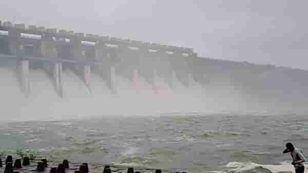 Heavy Rain : धरणे ओव्हरफ्लो, आता नदीकाठच्या गावांना धोका अन् पिके पाण्यात
