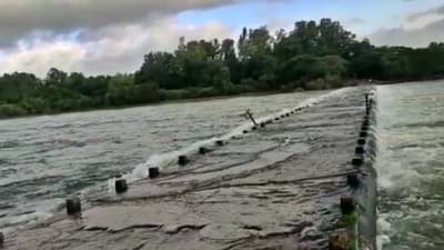 Pune rain : सासवड वीर लोणंद रस्ता वाहतुकीसाठी बंद, वीर धरणातून 42 हजार 933 क्युसेक पाण्याच्या विसर्गानंतर पूल पाण्याखाली