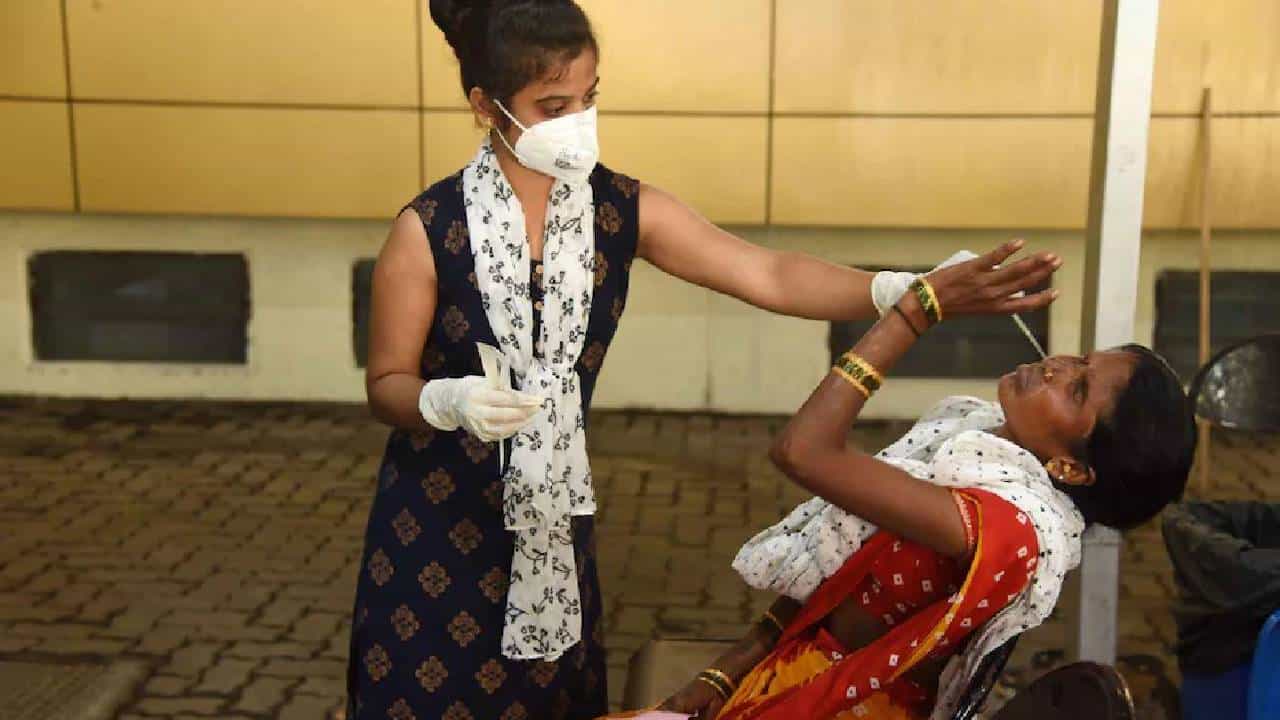 Corona Active Cases | दिल्ली-मुंबईत कोरोनाचा सुपर स्पीड, या 7 राज्यांमध्ये कोरोना आवाक्याबाहेर, काय आहे स्थिती जाणून घ्या