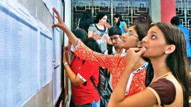 FYJC admission : कनिष्ठ महाविद्यालयातल्या प्रवेशाची पहिली फेरी संपली, 77 हजारांहून अधिक जागा रिक्त