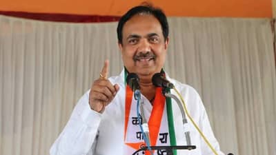 सोलापुरात AIMIM ला मोठं खिंडार, जयंत पाटलांच्या उपस्थितीत तौफिख शेख यांच्यासह 6 नगरसेवकांचा राष्ट्रवादीत प्रवेश