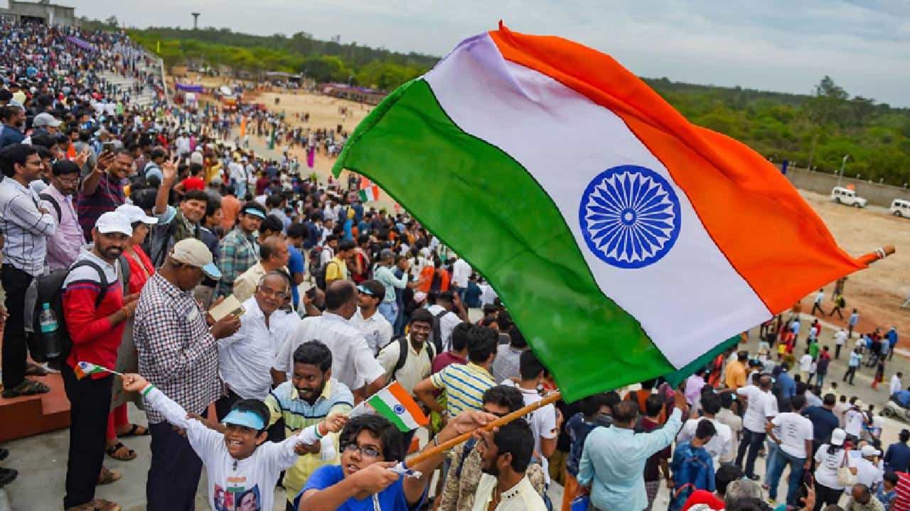 Har Ghar Tiranga : काय आहे हर घर तिरंगा अभियान? जाणून घ्या ध्वजारोहणाचे नियम